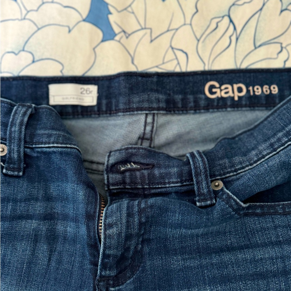 BOGO women’s gap jeans